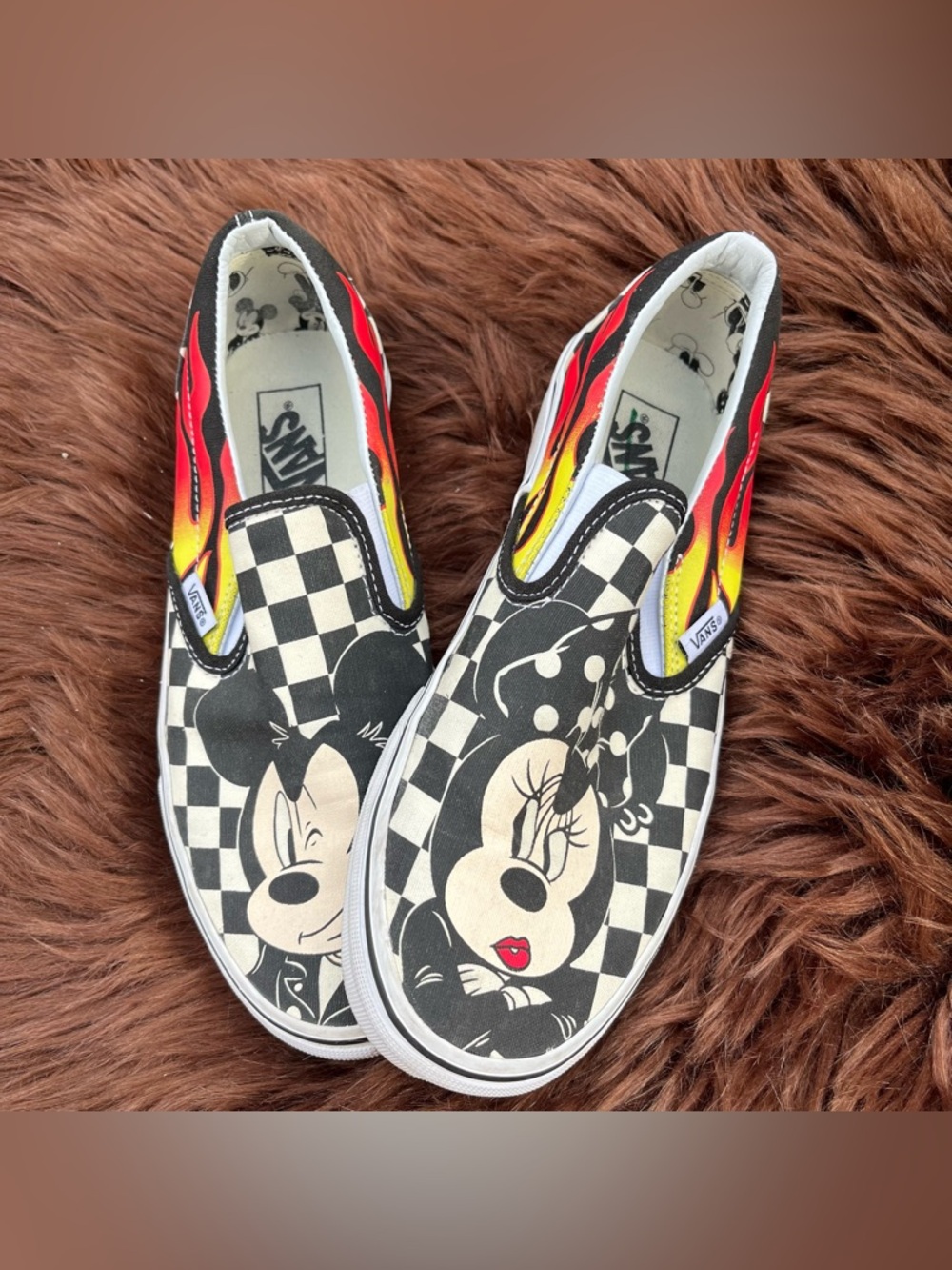 Disney x Vans Mickey and Minnie Canvas Sneakers - Picture 8 of 14